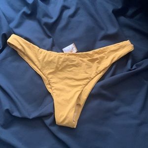 DIPPIN DAISY'S nocturnal bottom mustard yellow